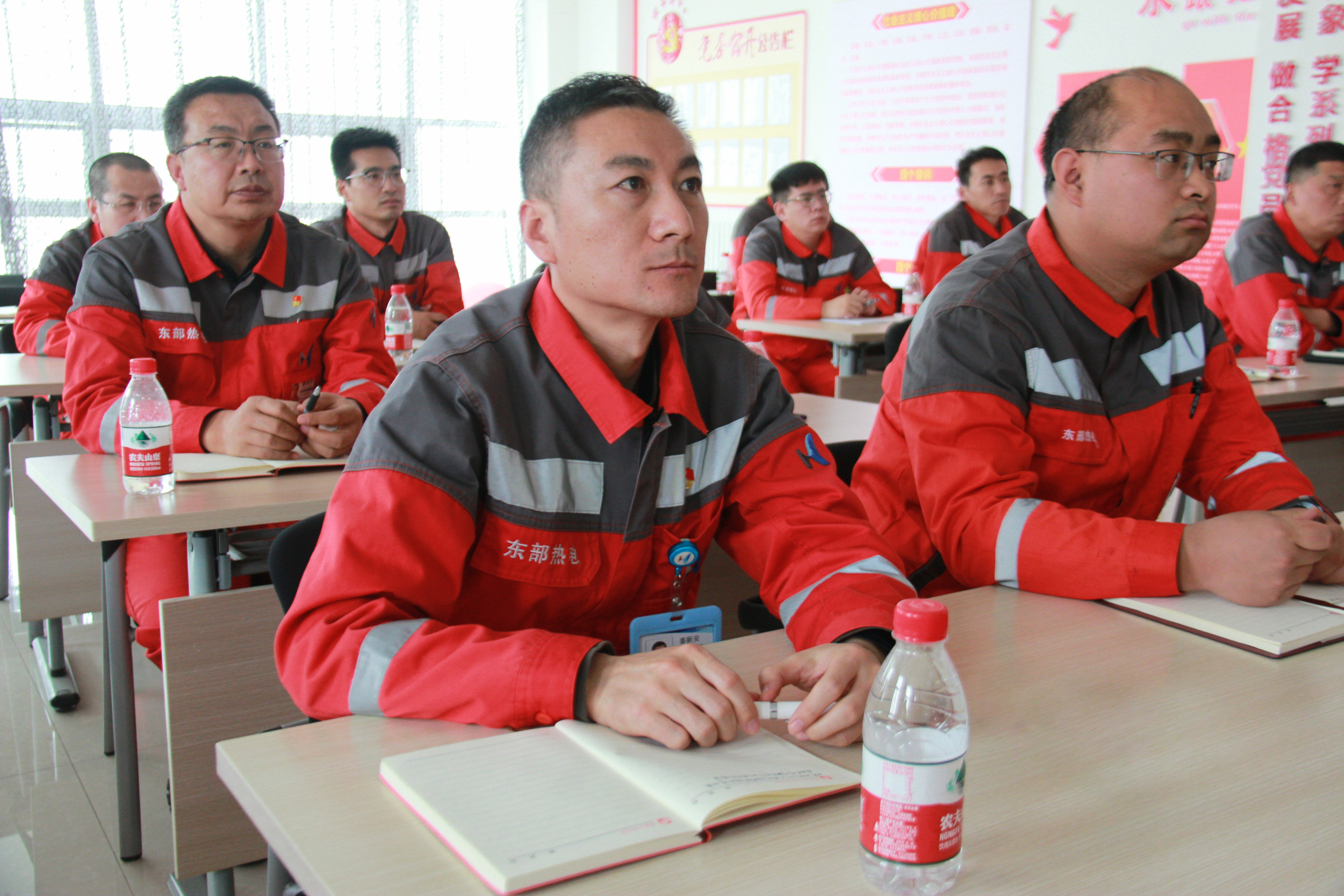 听党课.jpg