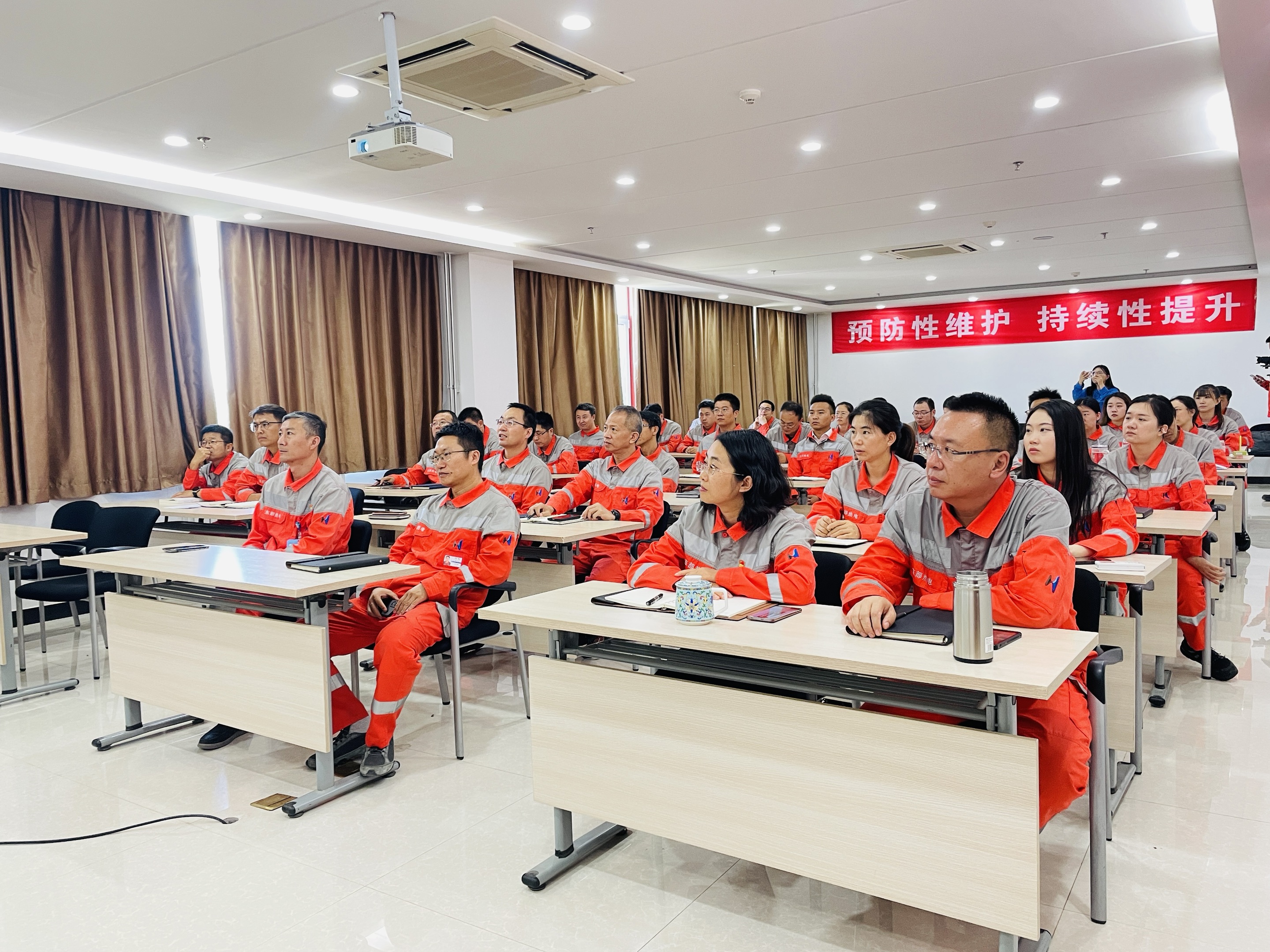 24a9344e-cef2-48c8-9b9e-2875d7f1f6d7.jpg